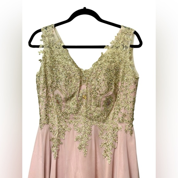 Fiesta Fashion Dress - Picture 4 of 7